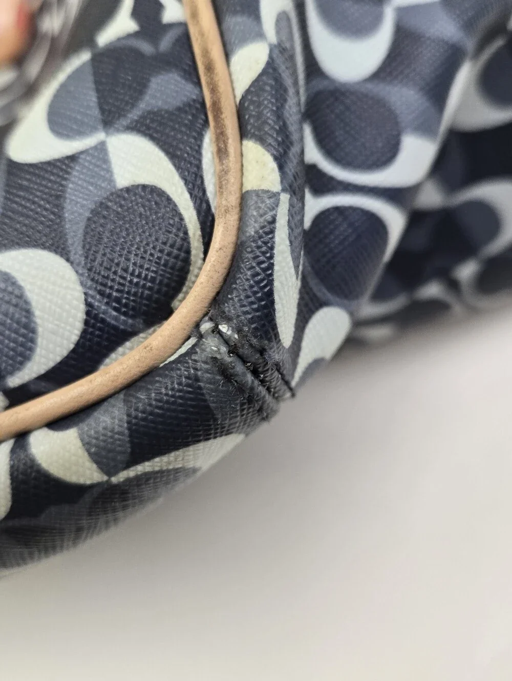 Coach Peyton Dream Signature Tote Bag Leather Navy. Damaged. Flaws!!!‎
